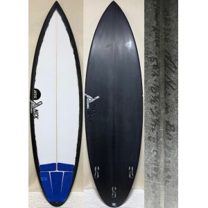 画像: 【ワイドノーズの傑作モデル！】JOISTIK/Shadow Boxer 5'81/2" 美品！最新ニックシェイプ